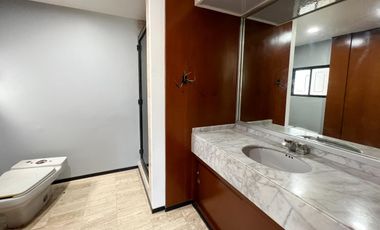 CASA EN RENTA CON USO DE SUELO OFICINAS  O HABITACIONAL EN LOMAS DE VIRREYES 1440 m2