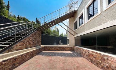 CASA EN RENTA CON USO DE SUELO OFICINAS  O HABITACIONAL EN LOMAS DE VIRREYES 1440 m2