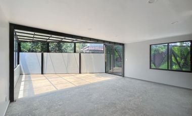 CASA EN RENTA CON USO DE SUELO OFICINAS  O HABITACIONAL EN LOMAS DE VIRREYES 1440 m2