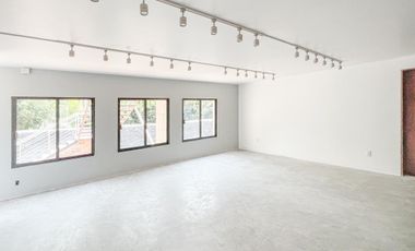 CASA EN RENTA CON USO DE SUELO OFICINAS  O HABITACIONAL EN LOMAS DE VIRREYES 1440 m2