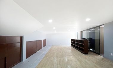 CASA EN RENTA CON USO DE SUELO OFICINAS  O HABITACIONAL EN LOMAS DE VIRREYES 1440 m2