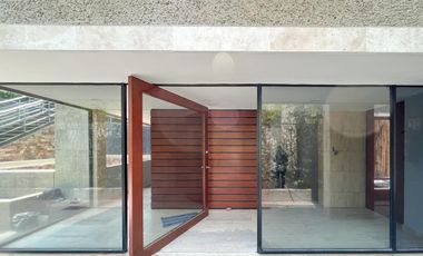 CASA EN RENTA CON USO DE SUELO OFICINAS  O HABITACIONAL EN LOMAS DE VIRREYES 1440 m2