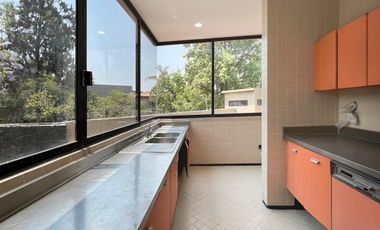 CASA EN RENTA CON USO DE SUELO OFICINAS  O HABITACIONAL EN LOMAS DE VIRREYES 1440 m2