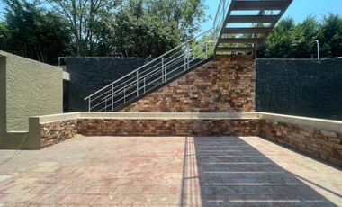 CASA EN RENTA CON USO DE SUELO OFICINAS  O HABITACIONAL EN LOMAS DE VIRREYES 1440 m2