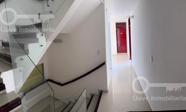 Edificio Comercial en renta ubicado en Boulevard Manuel Ávila Camacho, Col. Centro, en Coatzacoalcos, Veracruz.