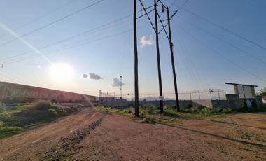 TERRENO INDUSTRIAL  EN VENTA O RENTA CERCA DE LA LOMBARDO TOLEDANO PEGADO A LAS VIAS DEL TREN