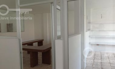 Edificio con oficinas en renta en  calle Francisco I Madero, Col. María De la Piedad, en Coatzacoalcos, Veracruz.