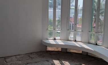 Edificio con oficinas en renta en  calle Francisco I Madero, Col. María De la Piedad, en Coatzacoalcos, Veracruz.