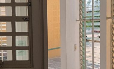 Edificio con oficinas en renta en  calle Francisco I Madero, Col. María De la Piedad, en Coatzacoalcos, Veracruz.