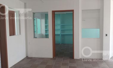 Edificio con oficinas en renta en  calle Francisco I Madero, Col. María De la Piedad, en Coatzacoalcos, Veracruz.