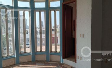 Edificio con oficinas en renta en  calle Francisco I Madero, Col. María De la Piedad, en Coatzacoalcos, Veracruz.