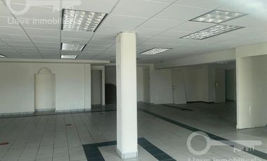 Local comercial en  renta ubicado en Av. Universidad, Esq, Av. Las Palmas, Col. Rancho Alegre, Coatzacoalcos, Veracruz.