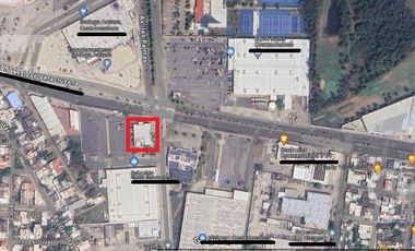 Local comercial en  renta ubicado en Av. Universidad, Esq, Av. Las Palmas, Col. Rancho Alegre, Coatzacoalcos, Veracruz.