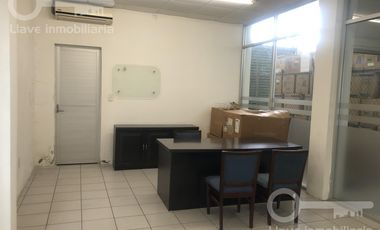 Renta de Oficina con Bodega en Carretera a Villahermosa, Col. Frutos de la Revolución, Coatzacoalcos, Ver.