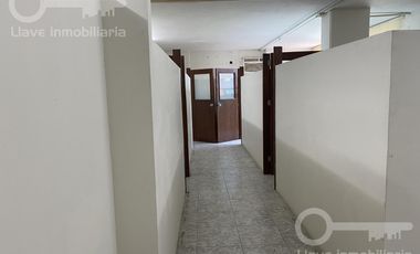 Renta de oficina en Av. Colegio Militar, entre Av. Ignacio de la llave y Zamora, Col. Centro, Coatzacoalcos, Veracruz.