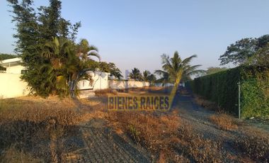 TERRENO EN RENTA SOBRE BOULEVARD A LA PLAYA FRENTE AL RÍO