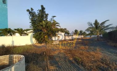 TERRENO EN RENTA SOBRE BOULEVARD A LA PLAYA FRENTE AL RÍO
