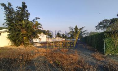 TERRENO EN RENTA SOBRE BOULEVARD A LA PLAYA FRENTE AL RÍO