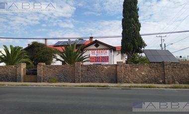 Local ideal Bancos , Escuelas , Notarias , oficinas . En esquina , vialidad Importante