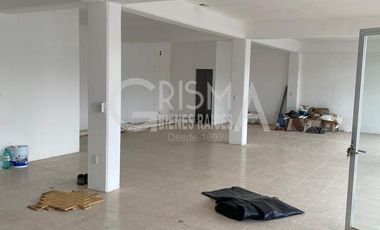 LOCAL AMPLIO EN RENTA CON BODEGA