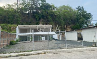 LOCAL AMPLIO EN RENTA CON BODEGA