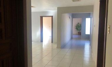 CASA EN RENTA PARA OFICINAS EN QUINTAS DEL SOL