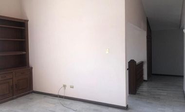 CASA EN RENTA PARA OFICINAS EN QUINTAS DEL SOL