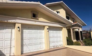 CASA EN RENTA PARA OFICINAS EN QUINTAS DEL SOL