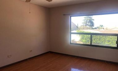 CASA EN RENTA PARA OFICINAS EN QUINTAS DEL SOL