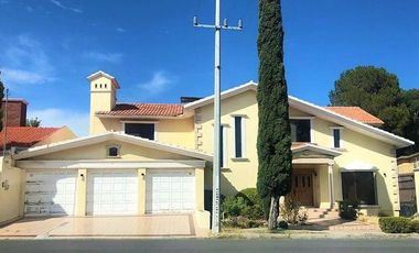 CASA EN RENTA PARA OFICINAS EN QUINTAS DEL SOL