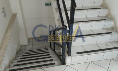 OFICINA EN RENTA EN EL CENTRO DE LA CIUDAD CON 6 PRIVADOS Y 250 M² DE ESPACIO