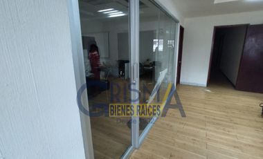 OFICINA EN RENTA EN EL CENTRO DE LA CIUDAD CON 6 PRIVADOS Y 250 M² DE ESPACIO