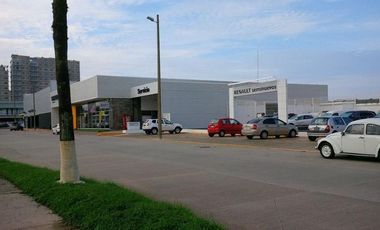 Terreno en Renta de 1,563 m2  o por lotes (3 Lotes) en Av. Abraham Zabludovsky, Col. Pensiones, Coatzacoalcos, Veracruz.