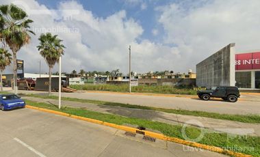 Terreno en Renta de 1,563 m2  o por lotes (3 Lotes) en Av. Abraham Zabludovsky, Col. Pensiones, Coatzacoalcos, Veracruz.
