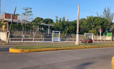 CASA PARA OFICINAS EN RENTA O VENTA CON VISTA AL RÍO SOBRE BOULEVARD