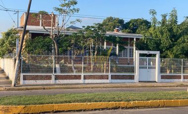 CASA PARA OFICINAS EN RENTA O VENTA CON VISTA AL RÍO SOBRE BOULEVARD