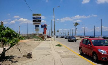 Terreno Comercial. Av. John Spark, Col. Playa de Oro.