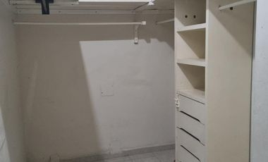 Renta de Casa Amueblada con 3 habitaciones en Calle Francisco López Lara