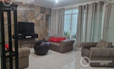 Renta de Casa Amueblada con 3 habitaciones en Calle Francisco López Lara