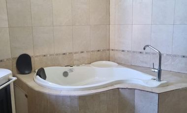 Renta de Casa Amueblada con 3 habitaciones en Calle Francisco López Lara