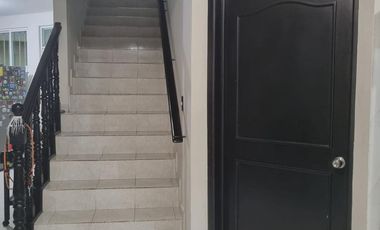 Renta de Casa Amueblada con 3 habitaciones en Calle Francisco López Lara