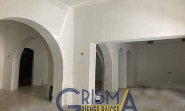 RENTA LOCAL COMERCIAL SOBRE AV. JUÁREZ EN ZONA CENTRO