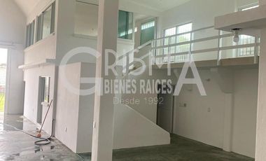 AMPLIA BODEGA EN EXCELENTE UBICACIÓN EN VENTA O RENTA EN TUXPAN, VER