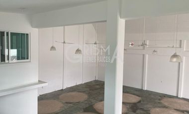 AMPLIA BODEGA EN EXCELENTE UBICACIÓN EN VENTA O RENTA EN TUXPAN, VER