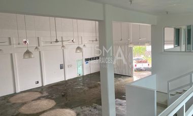 AMPLIA BODEGA EN EXCELENTE UBICACIÓN EN VENTA O RENTA EN TUXPAN, VER
