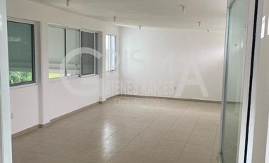 AMPLIA BODEGA EN EXCELENTE UBICACIÓN EN VENTA O RENTA EN TUXPAN, VER