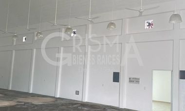 AMPLIA BODEGA EN EXCELENTE UBICACIÓN EN VENTA O RENTA EN TUXPAN, VER