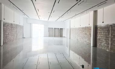LOCAL EN RENTA L123 PUNTO 45 AGS AGS 400 M2