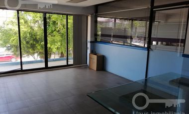 Primer Nivel de Edificio comercial en Renta, Colonia Centro.