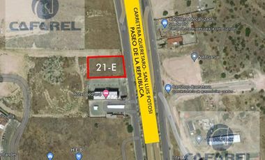 Terreno a la altura de JURIQUILLA en RENTA  (FR)